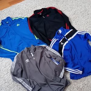 Lot of 4 boy 14/16 sweatshirts